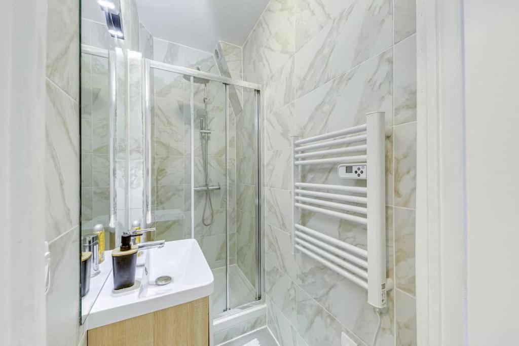 Appartement Moderne, Proche Porte De Versailles Et Gare De Clamart Malakoff Eksteriør billede